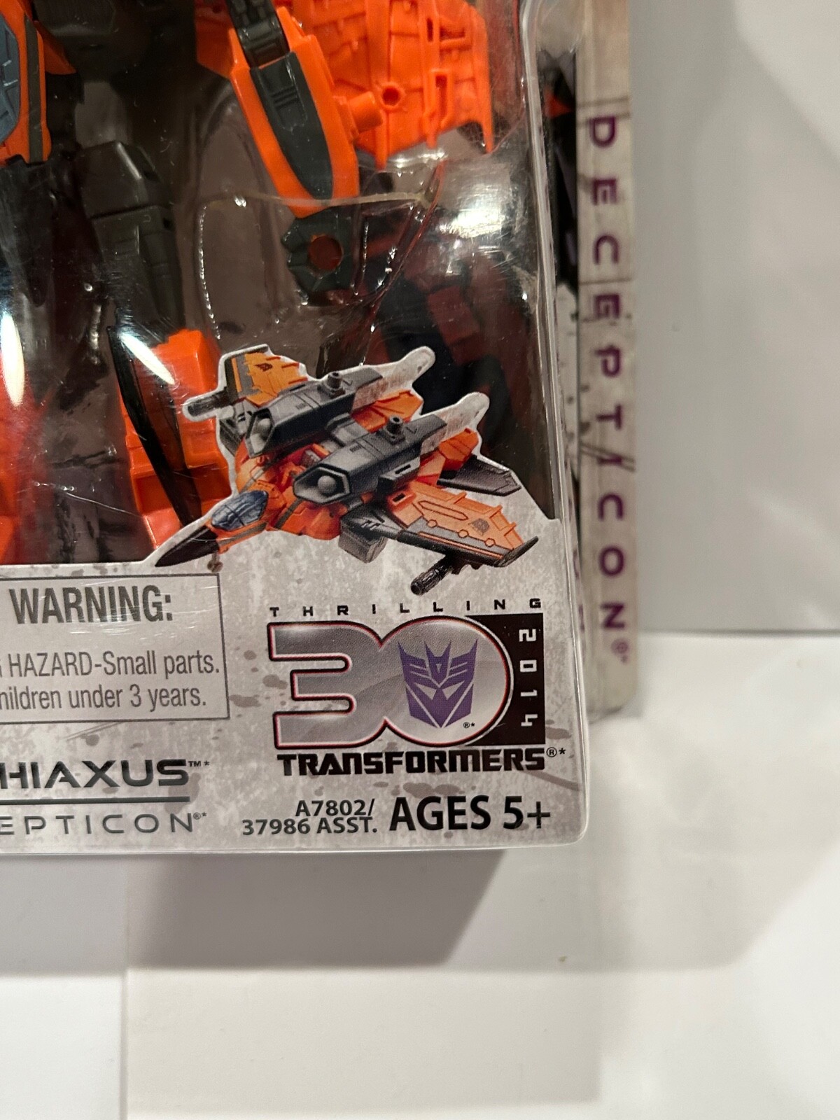 Transformers Generations 30th Anniversary Thrilling 30 Deluxe Class Jhiaxus