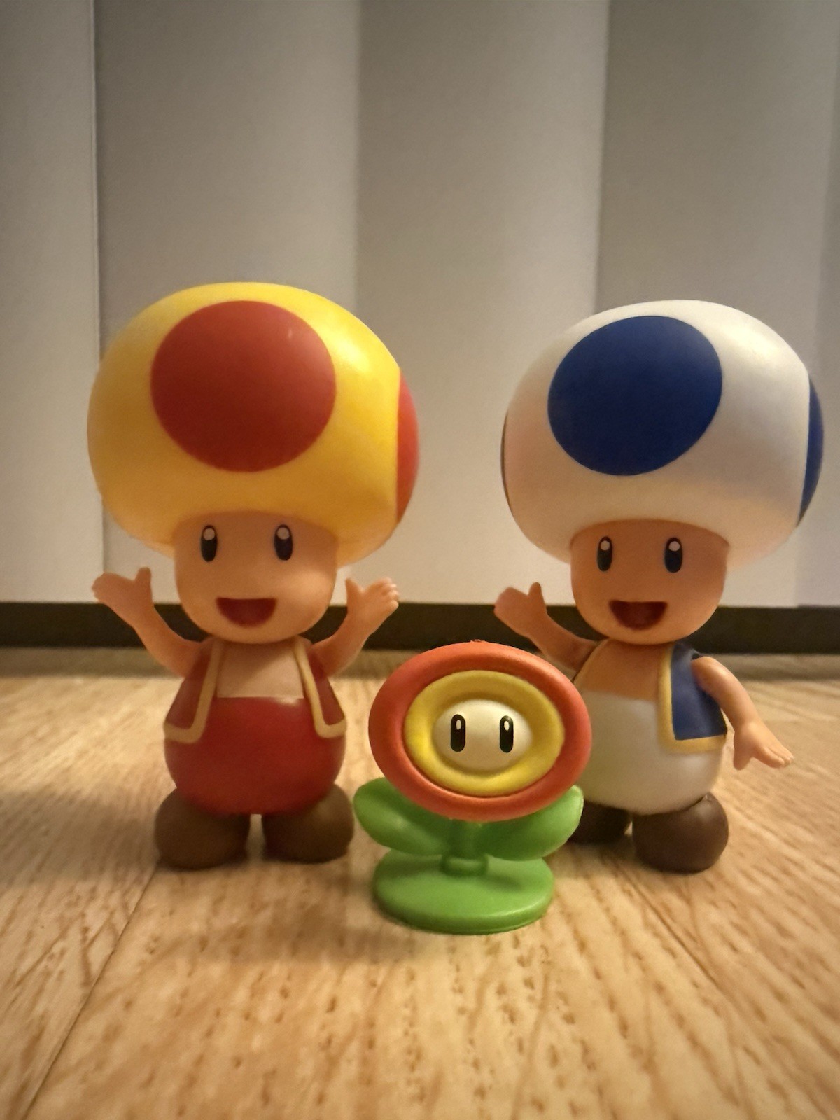 Super Mario 4” Fire Power Toad + Blue Toad Jakks Nintendo Toy Figure GREAT