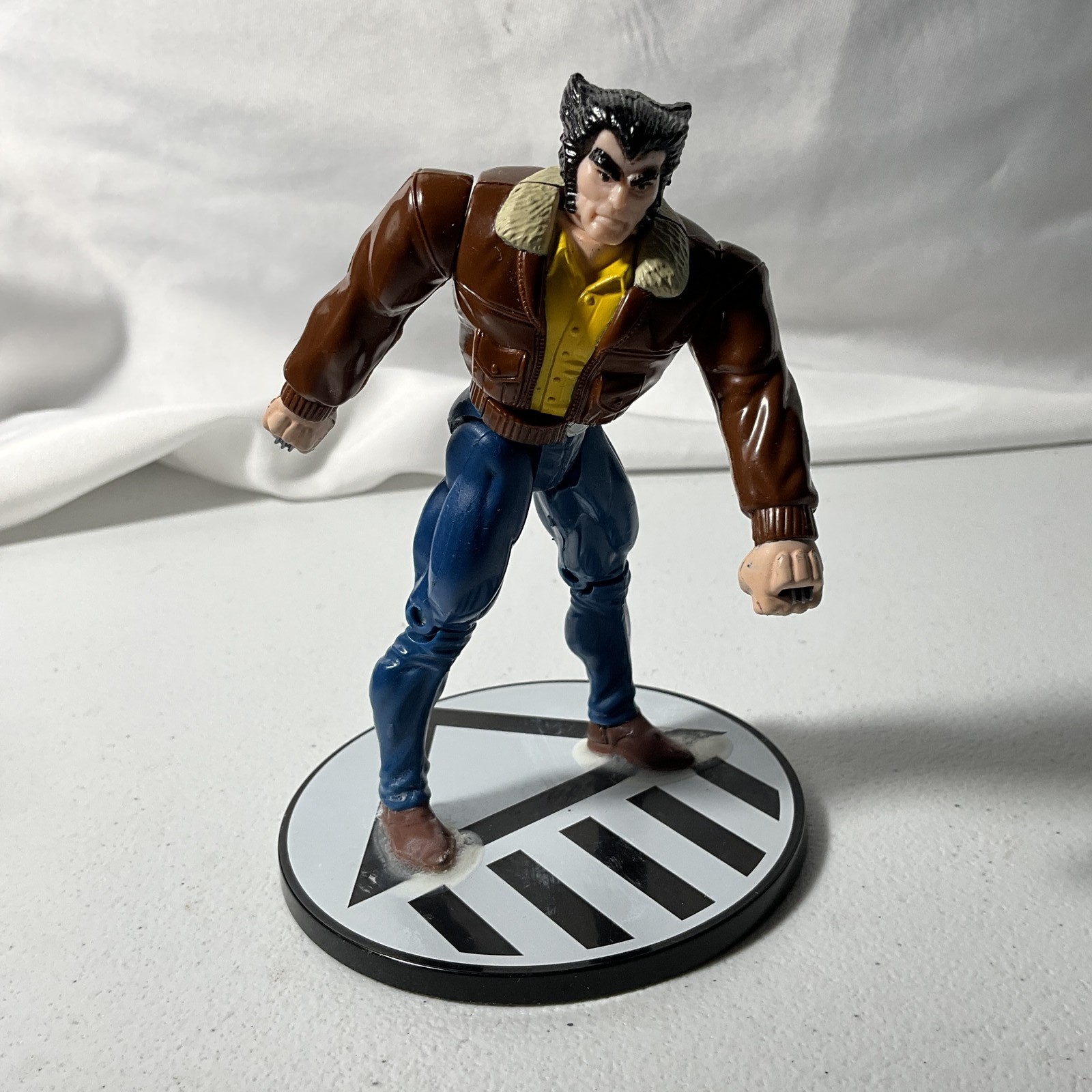 Marvel Wolverine Action Figure Brown Jacket Blue Pants Toy Biz w/ Stand