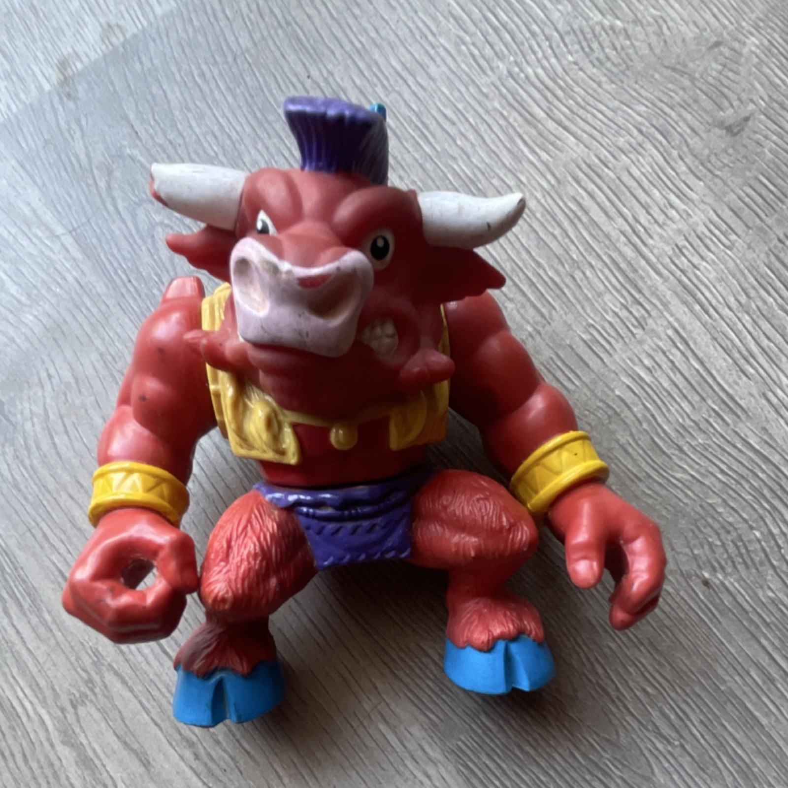 Red Bull Action Figure Blue Mohawk Gold Accessories Red Blue Yellow Toy
