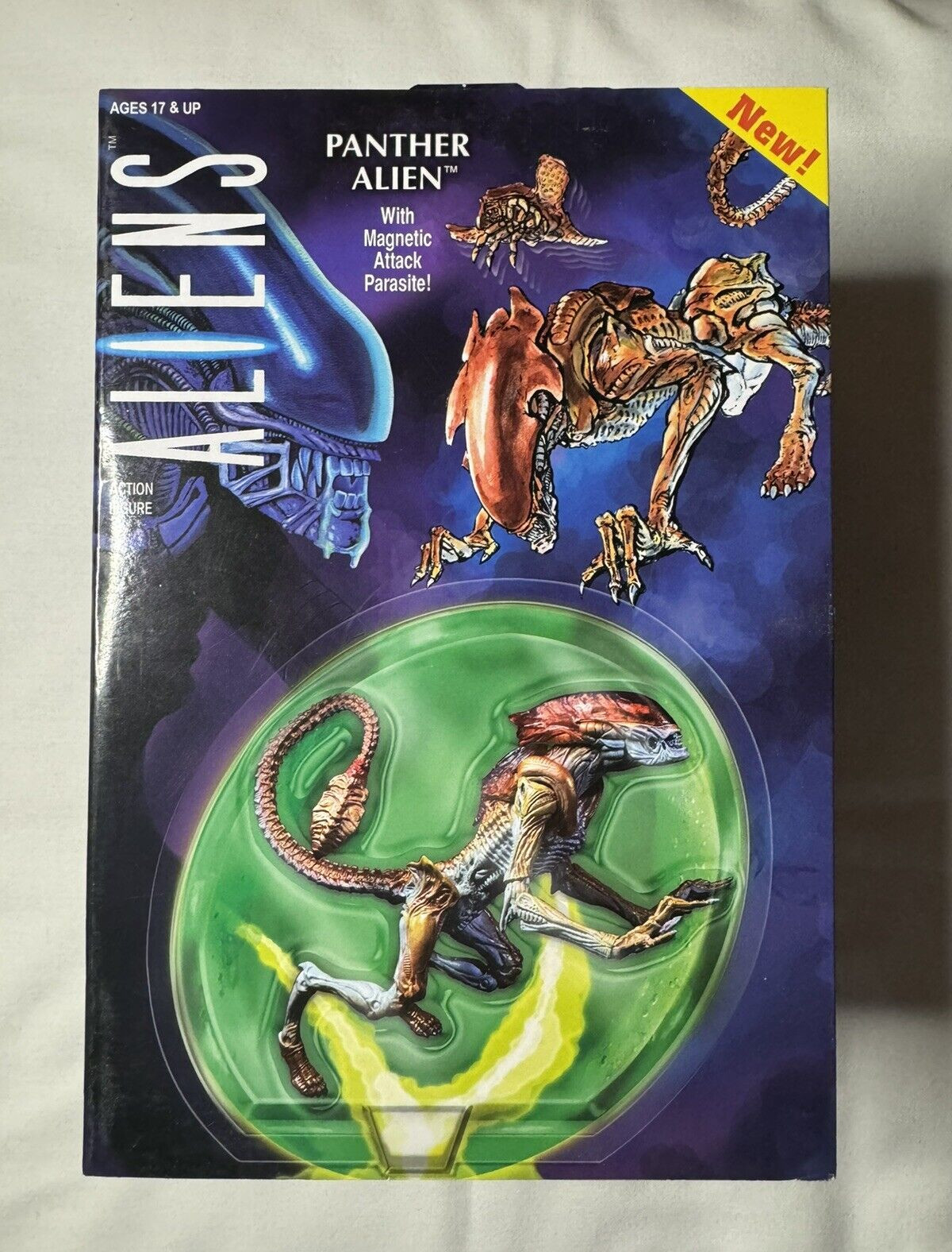 NECA Aliens Ultimate Panther Alien Action Figure w/ Magnetic Kamikaze Parasite