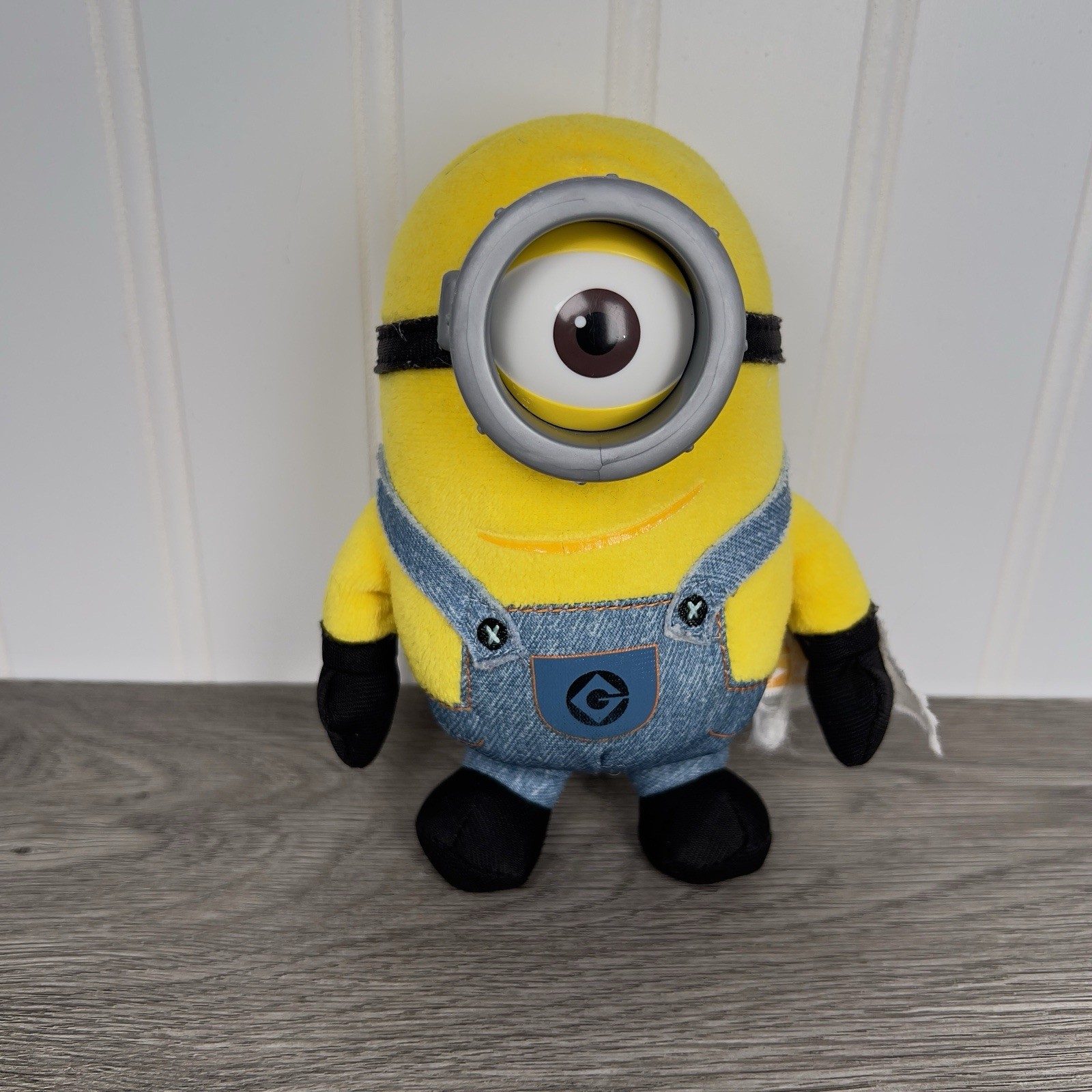Despicable Me Minions Stuart 6” Plush Toy Illumination Movie Character