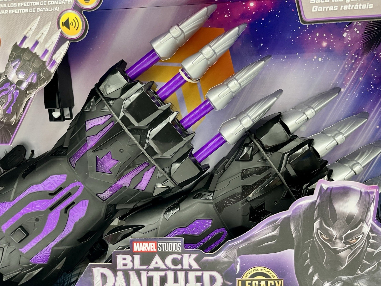 Marvel Studios Black Panther Legacy Collection Wakanda Light-Up Battle FX Claws