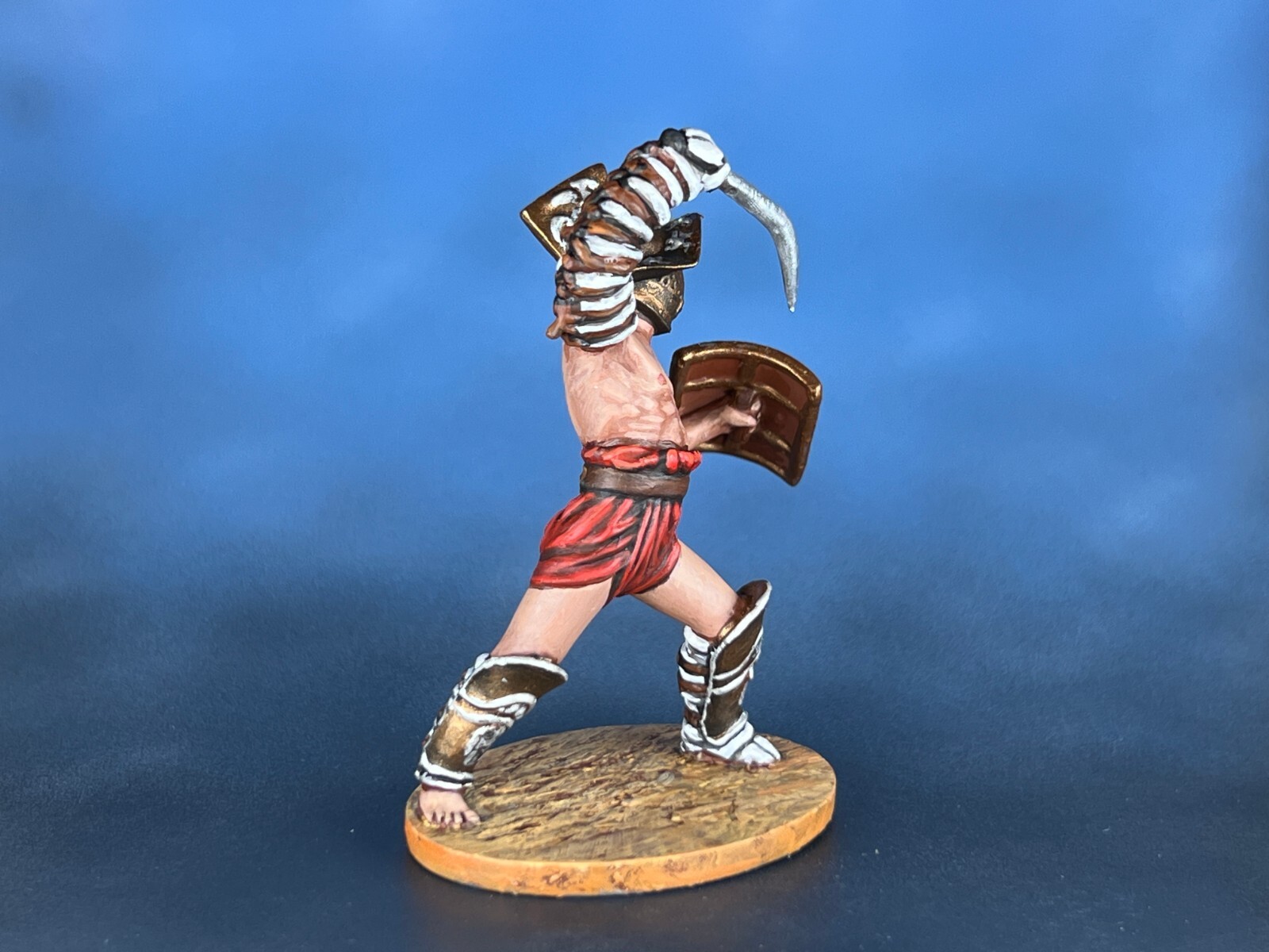 Warrior Art: Handcrafted Gladiator Resin Figurine 40mm Collectible Sculpture