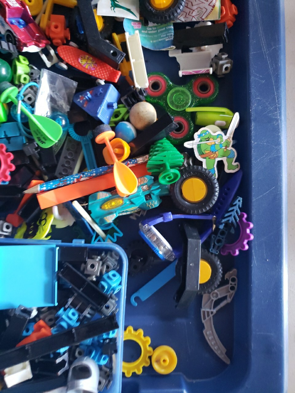 Random Mixed Toy Small Pieces Unknown 100 Plus