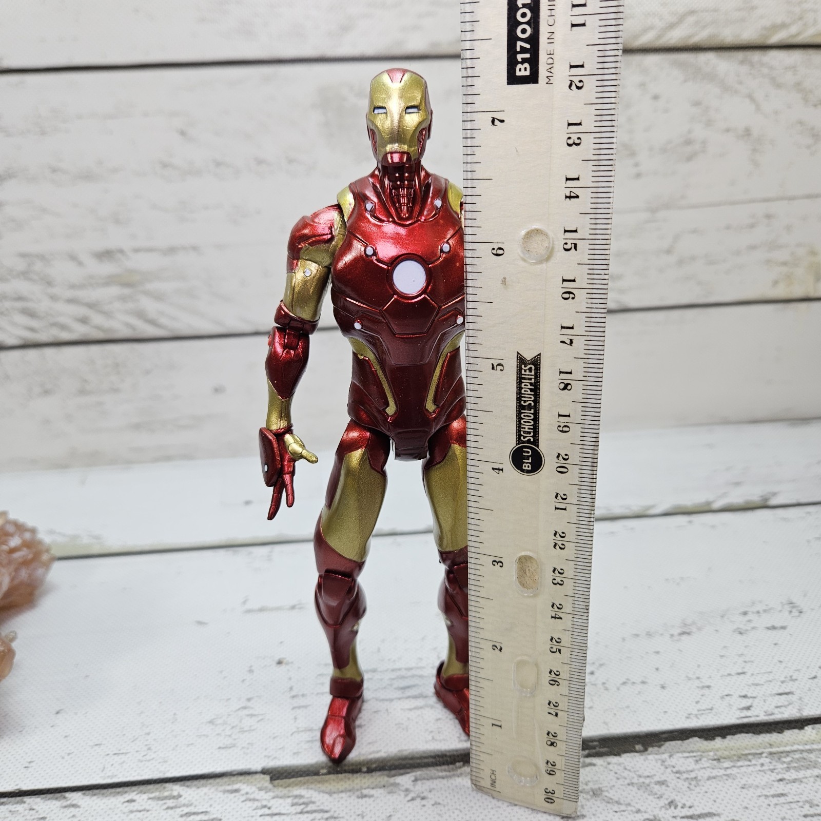 Diamond Select Marvel Select Bleeding Edge Iron Man 2013 7&Prime; Action Figure
