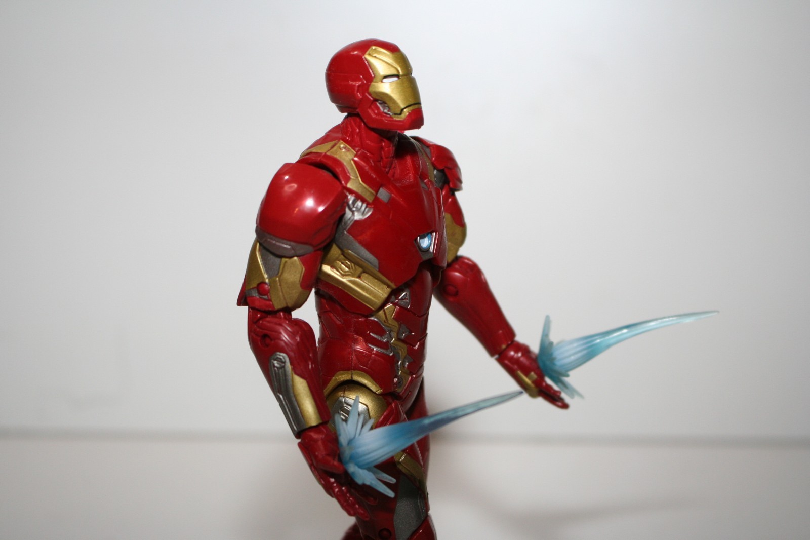Hasbro Marvel Legends Civil War Infinity Saga Iron Man Mark 46 Action Figure