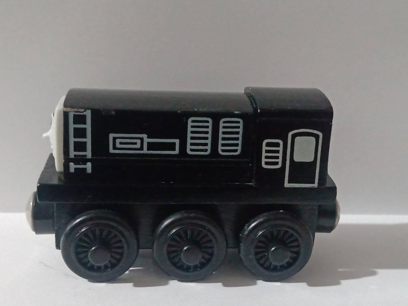 THOMAS & FRIENDS WOODEN RAILWAY~DEVIOUS DIESEL~2000 BRITT ALLCROFT (VERY NICE)