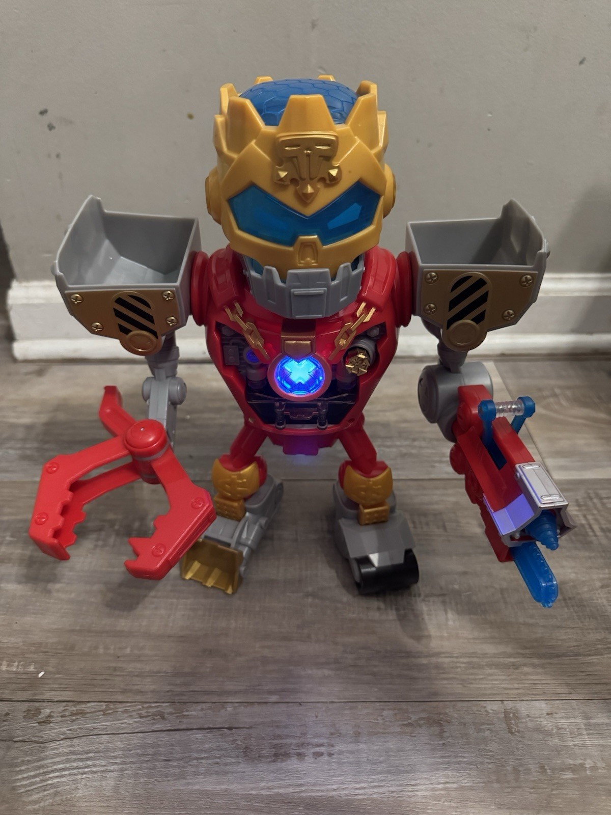 Treasure X Robots Gold Mega Treasure Bot Electronic Figure Moose Toys Working