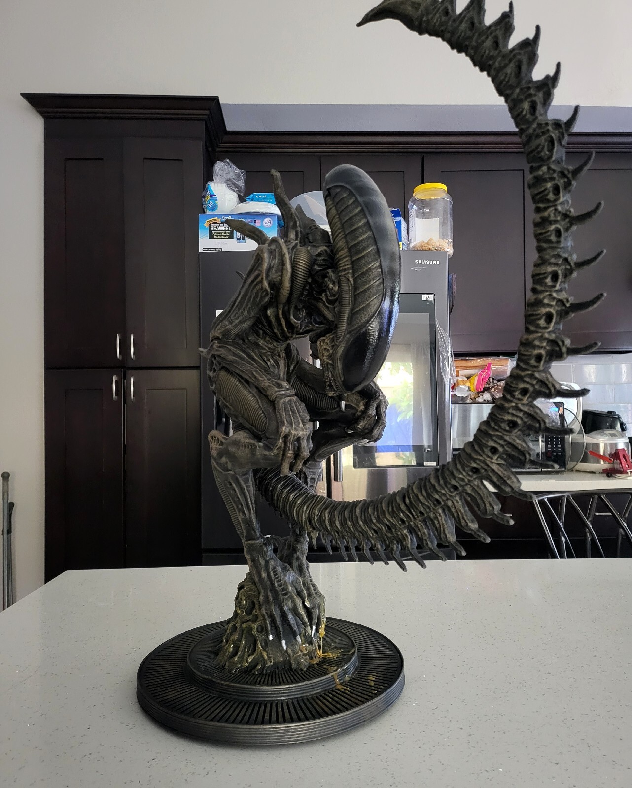 ALIEN WARRIOR MAQUETTE CUSTOM STATUE 24 INCHES TALL PREDATOR + SIDESHOW BOOK