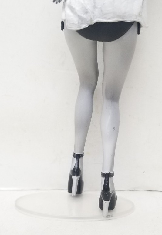 Incomplete NECA 6.5&Prime; Sin City SDCC 2005 Ex. Brittany Murphy B&W « Shellie » Figure