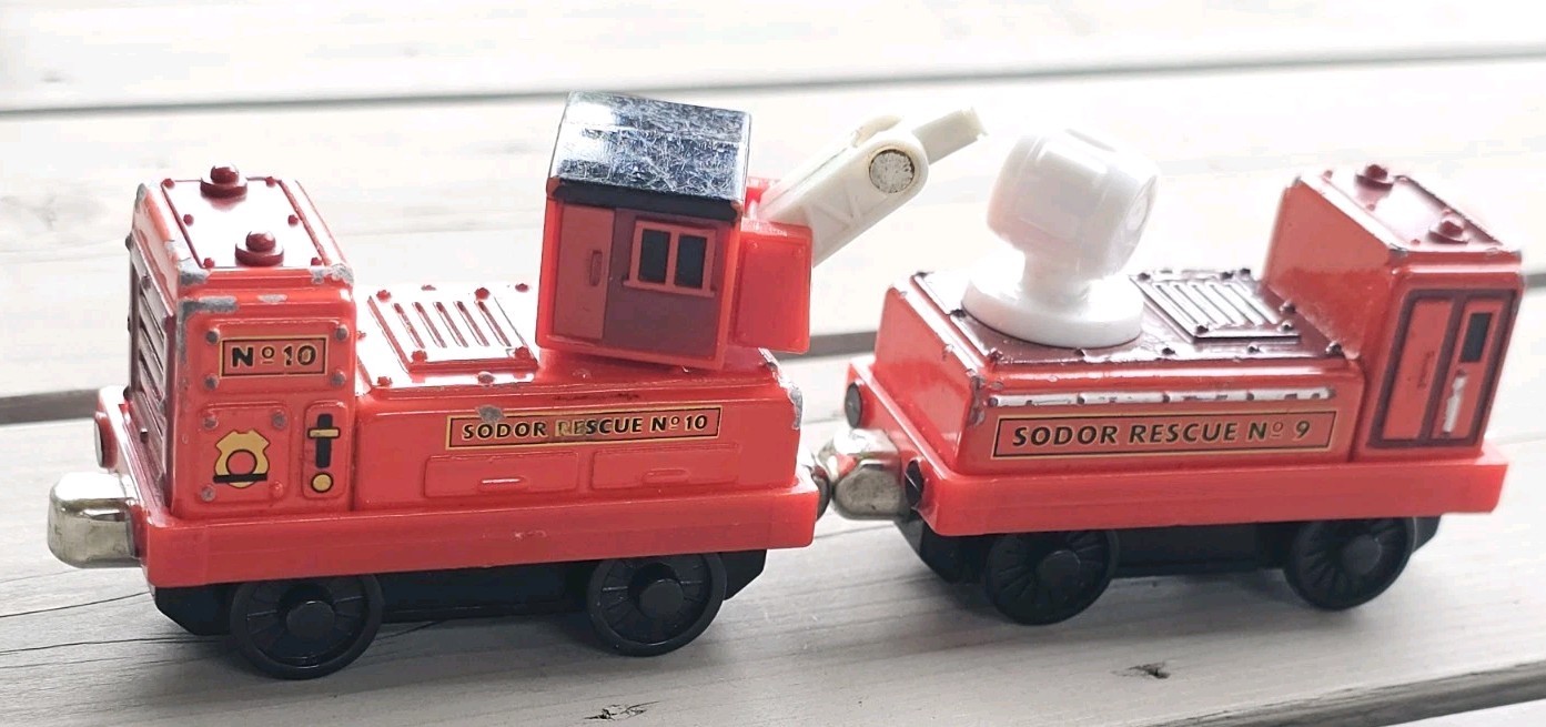 Thomas & Friends Take-n-Play Sodor Rescue Cars Spot Light & Hose Car