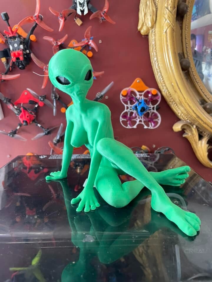 Female Green Alien Action Figure! (In Proportion To Fit 7&Prime; Male)