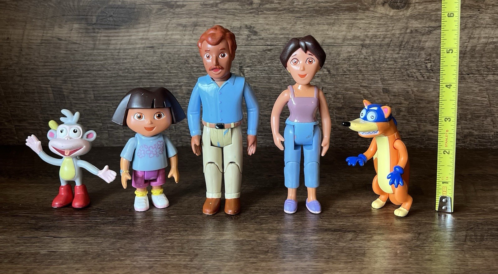 Dora The Explorer Talking Pop Up Play House 2003 With Family Figures & Furniture
