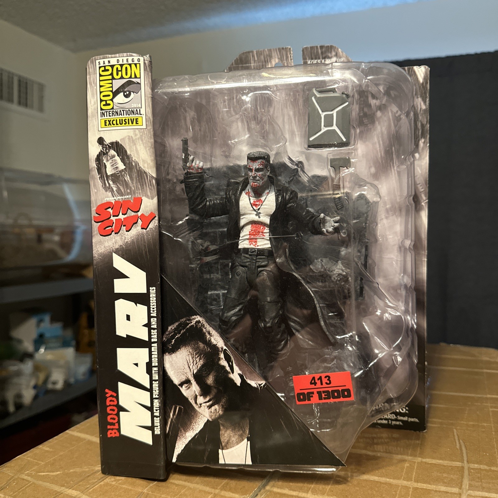 Diamond Select 2014 Sin City 7&Prime; Bloody Marv Deluxe Action Figure (413/1300)