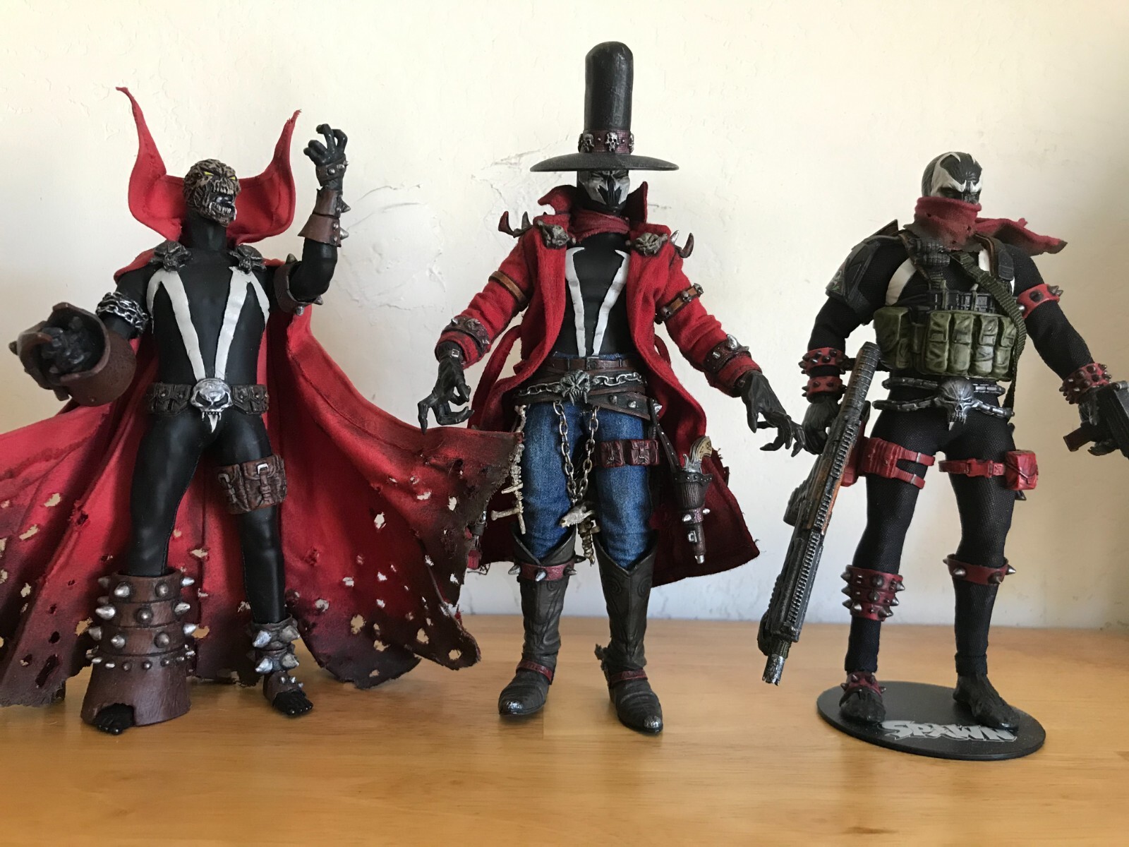 Custom Mezco 1/12 Gunslinger Spawn, i119 Mcfarlane, Rumble Society