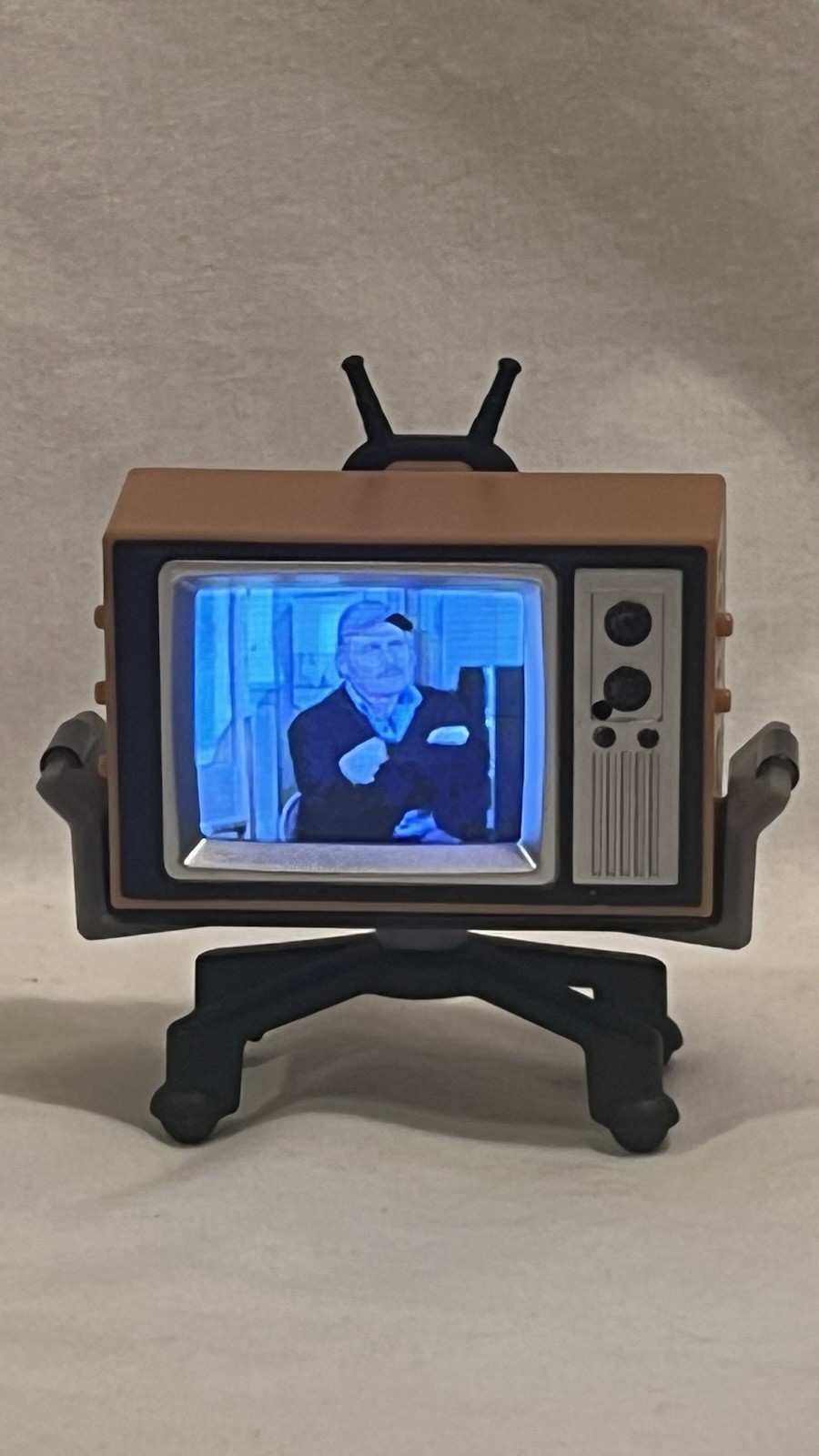 Tiny TV Classics Best Clips Scenes from Jaws WALMART EXCLUSIVE READ