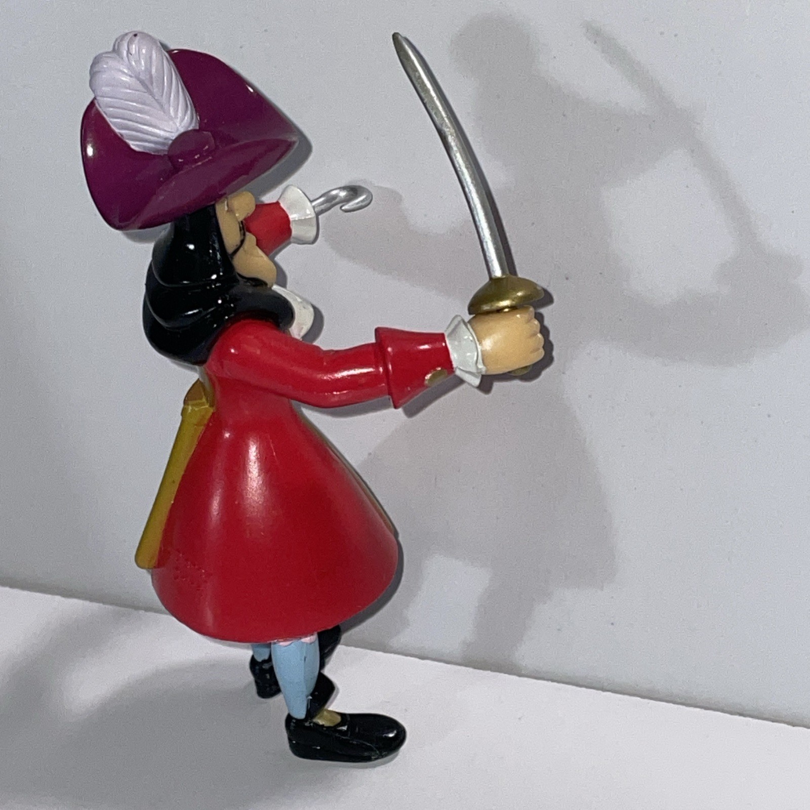 H1 Disney Store – Captain Hook 5”Movable Action Figure Complete With Sword !!!!!