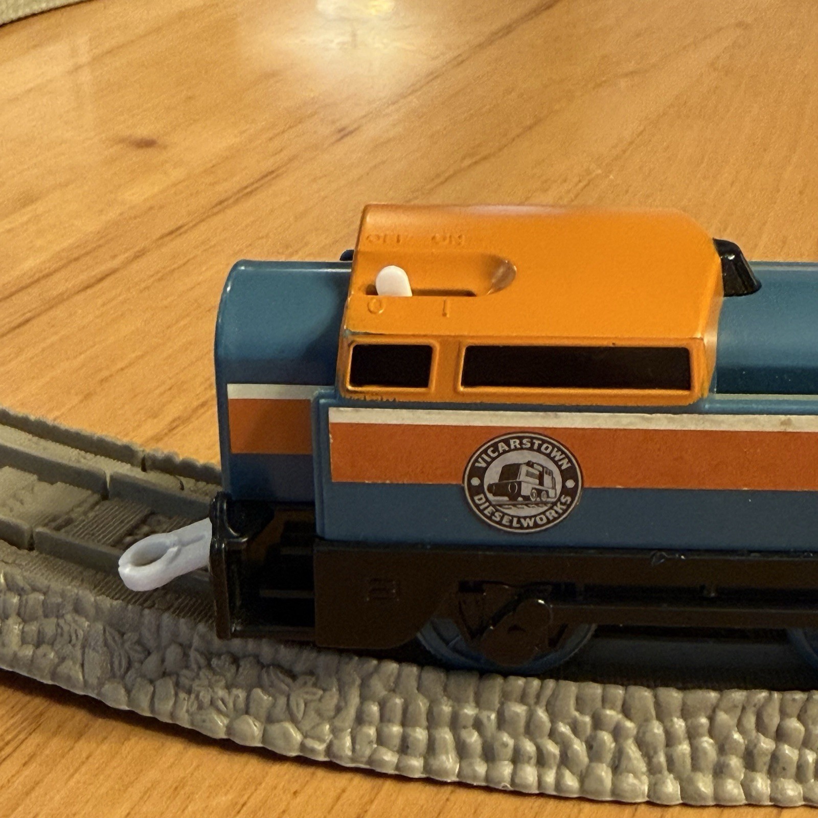 Thomas & Friends DEN Trackmaster Motorized Train Vicartown 2010 WORKS
