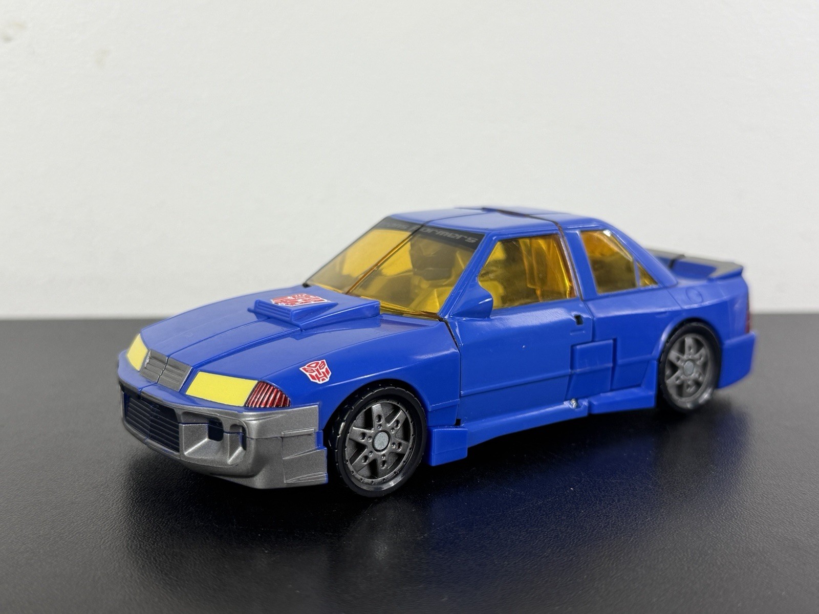 Transformers Armada Super-Con Class Sideswipe with Nightbeat Figure – Complete