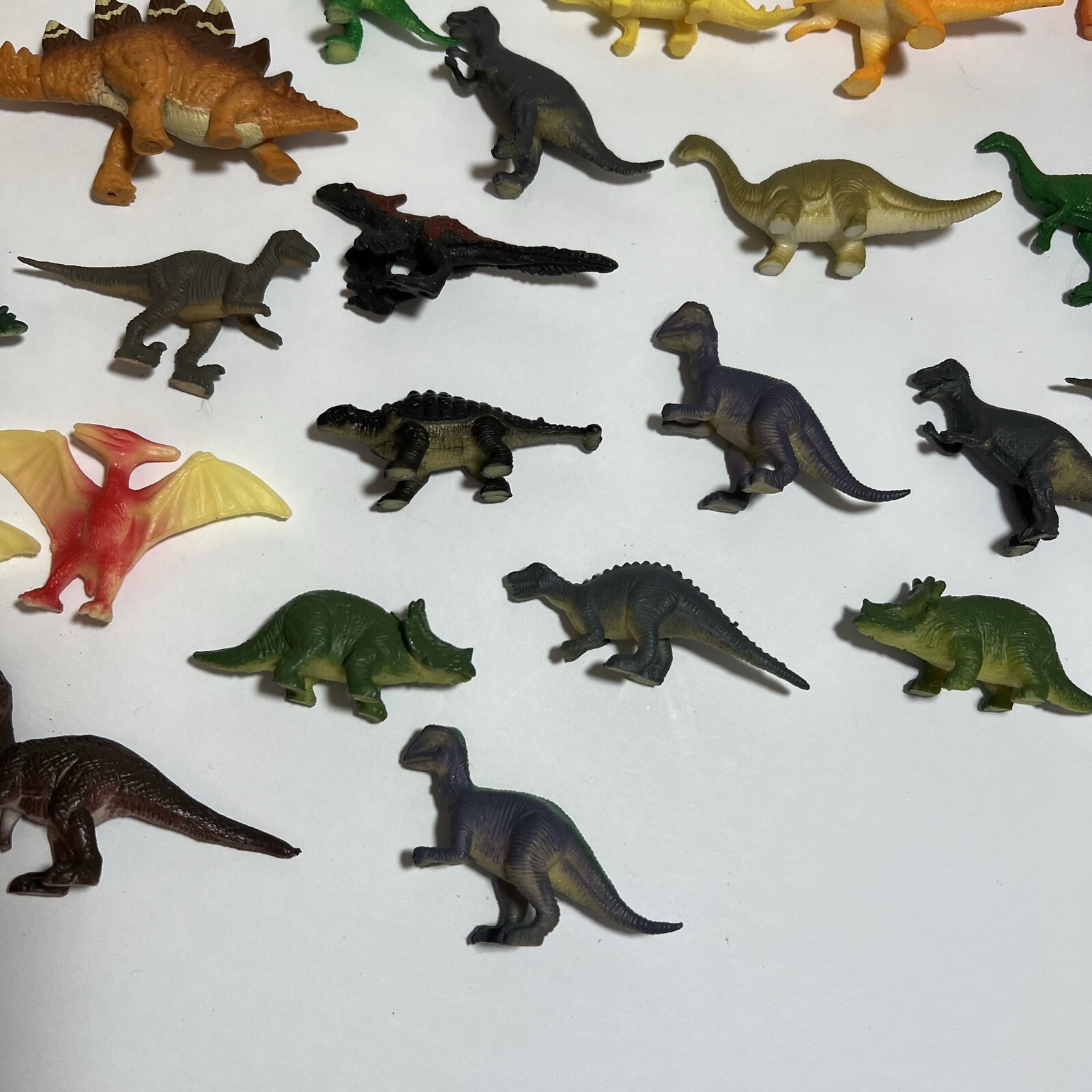 Unbranded Generic Dinosaur Small Plastic Figures Toy Lot of (37)