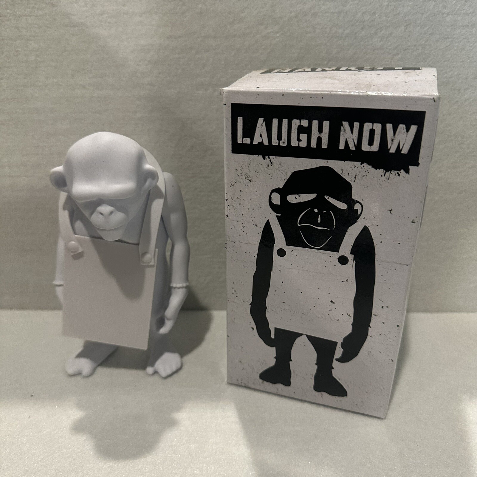 Apologies to BANKSY Toy Laugh Now with box Dajoso Limited vinyl street art
