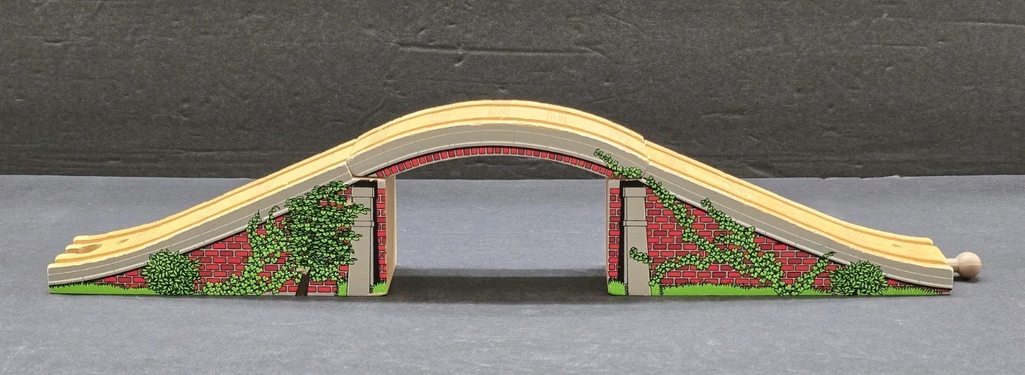 2005 Learning Curve Britt Allcroft Wooden Thomas Train Arched Stone Bridge