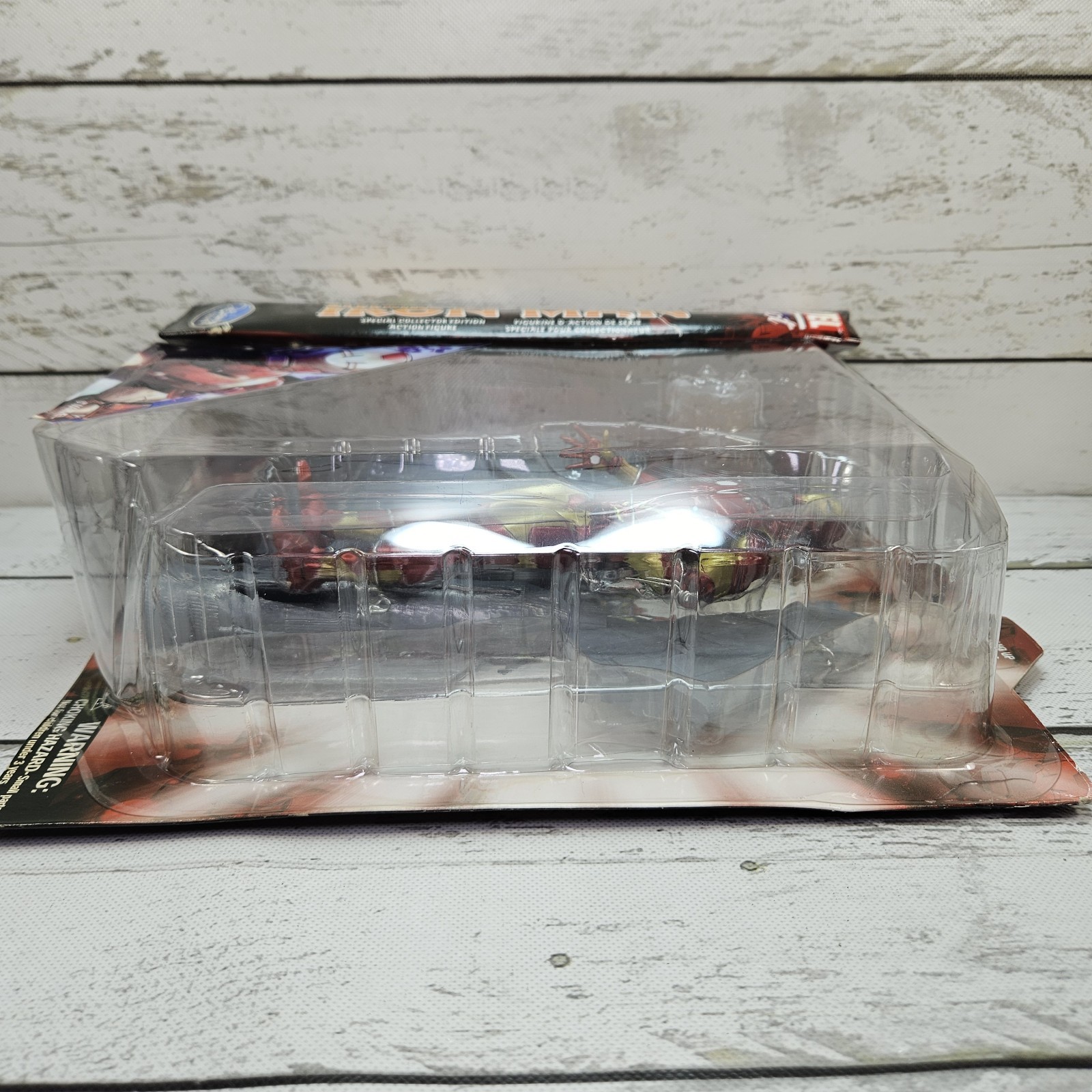 Diamond Select Marvel Select Bleeding Edge Iron Man 2014 7&Prime; Figure Box Damage