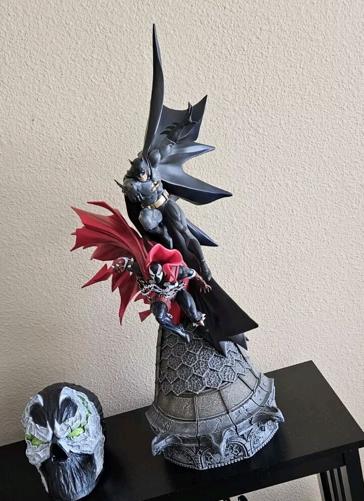 Batman & Spawn Resin Statue DC Direct McFarlane Toys 2024 Edition size of 500