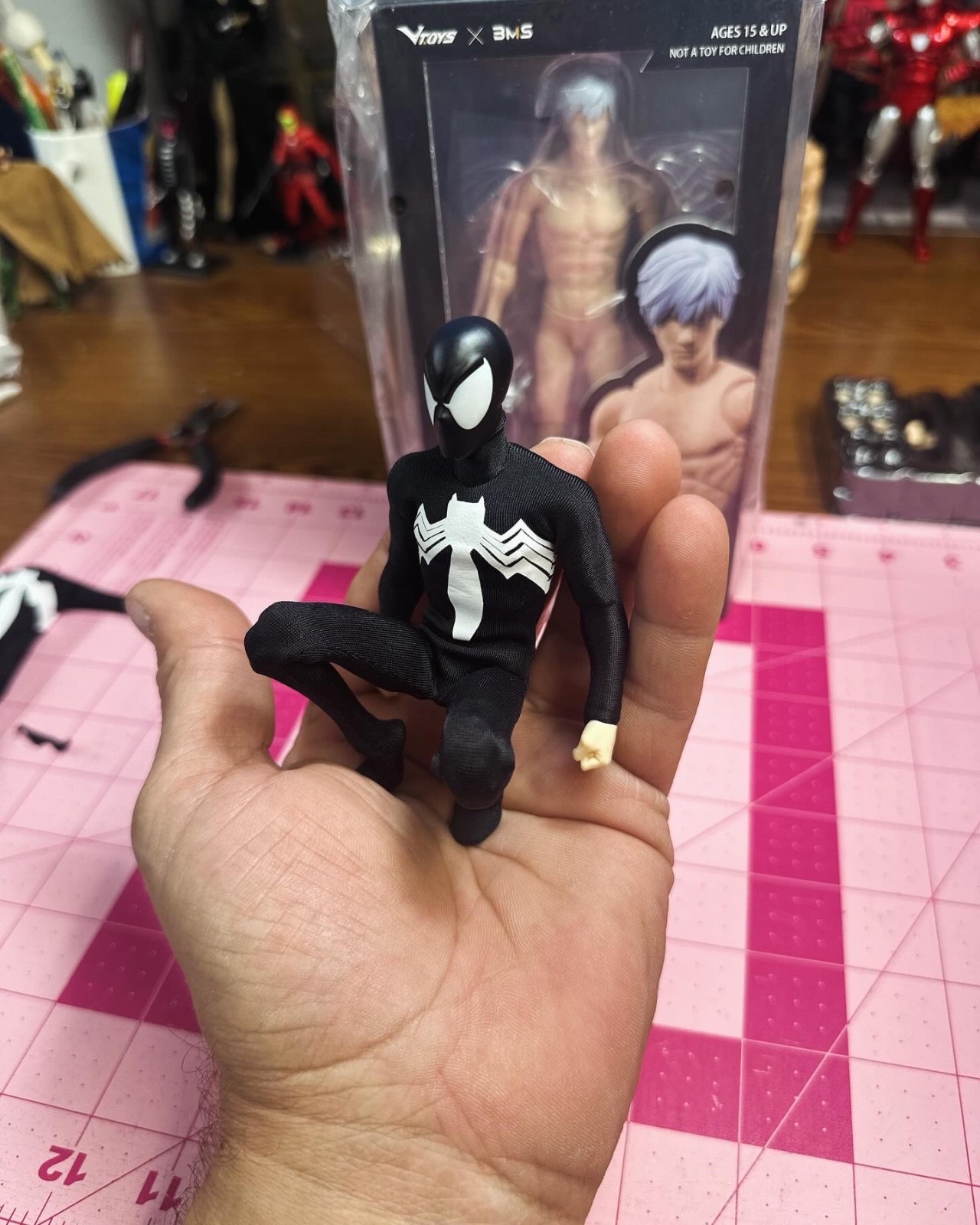 Mezco vtoys slim symbiote spider man suit only