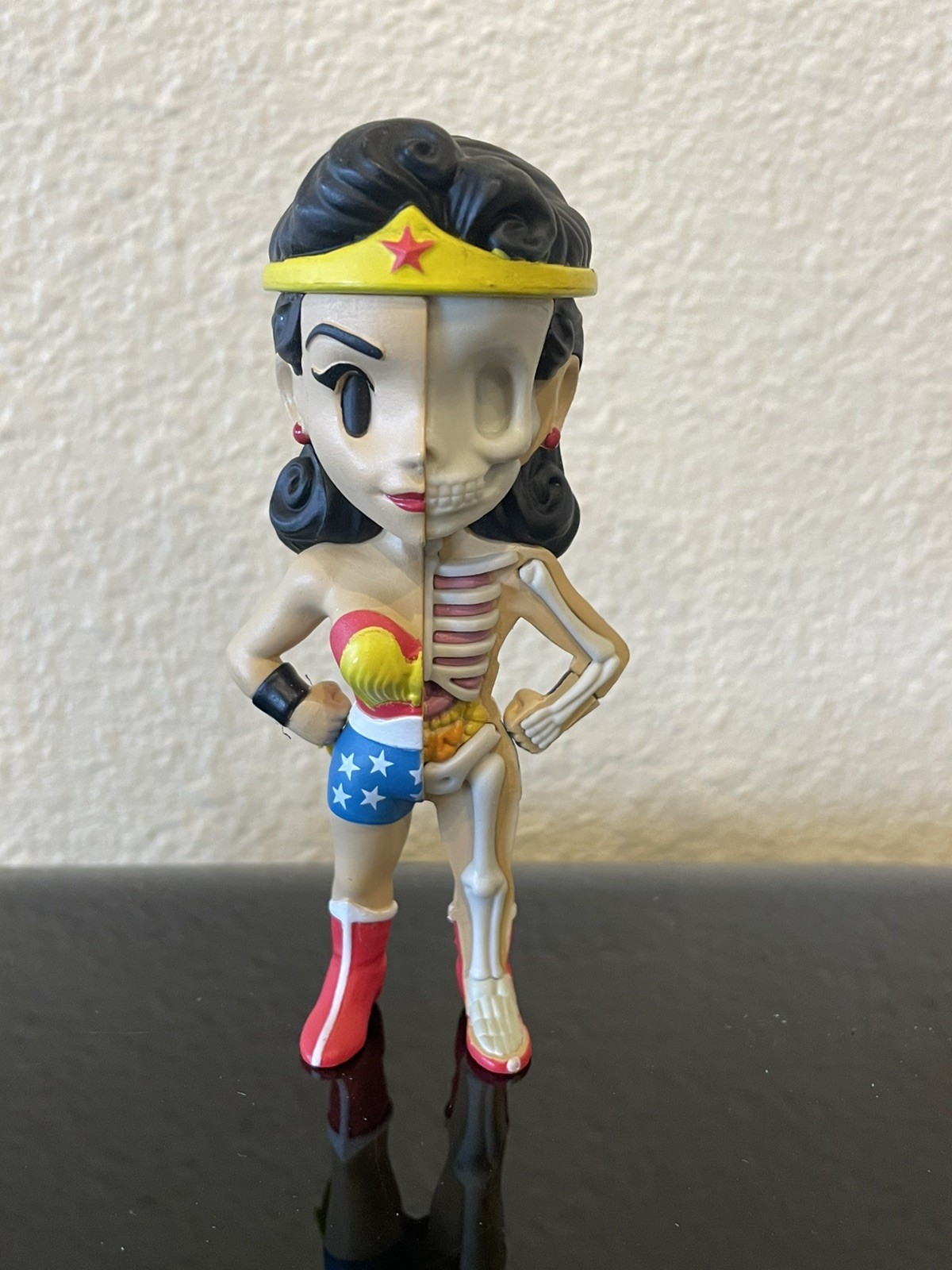 Golden Age Wonder Woman XXRAY 4-Inch Vinyl Figure by Jason Freeny – skeleton