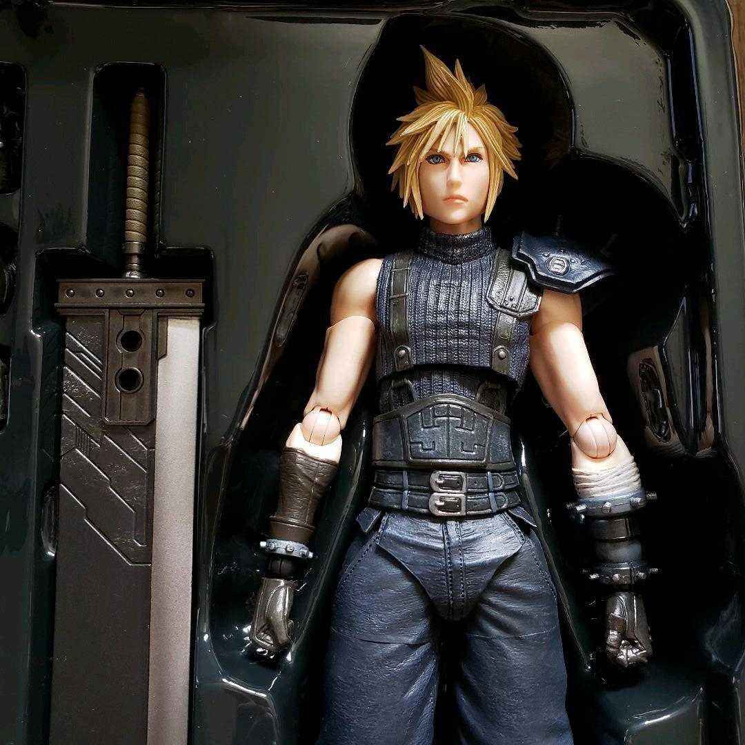 PLAY ARTS Kai Cloud Strife Version N0.1 FINAL FANTASY VII REMAKE Figure