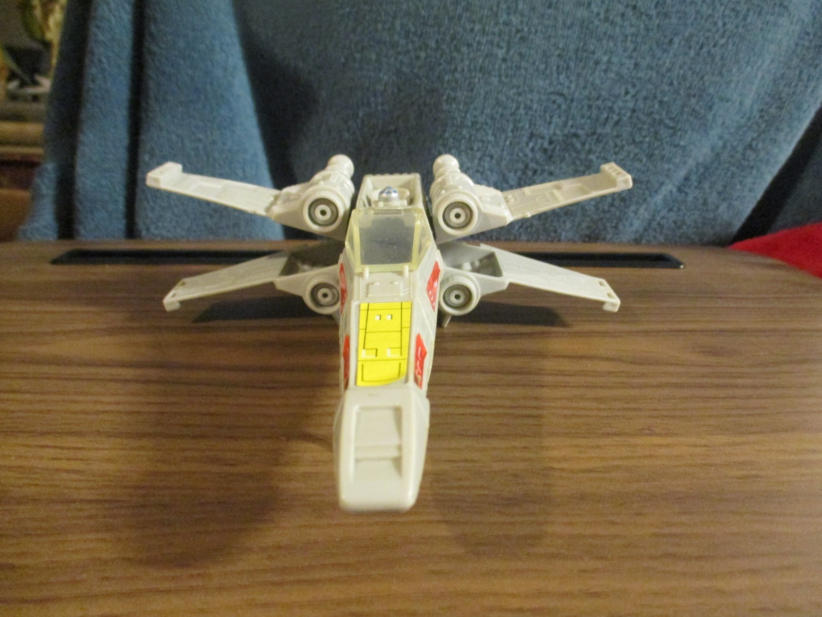Vintage 1982 Star Wars Micro Collection X-WING FIGHTER WITH BREAK AWAY ACTION