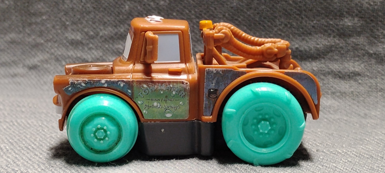 Mater Disney Pixar Cars Self Propelled Driving Tow Truck 2013
