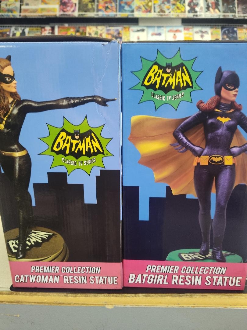 Premier collection Diamond Select 1966 Batman TV Catwoman & Batgirl Statues
