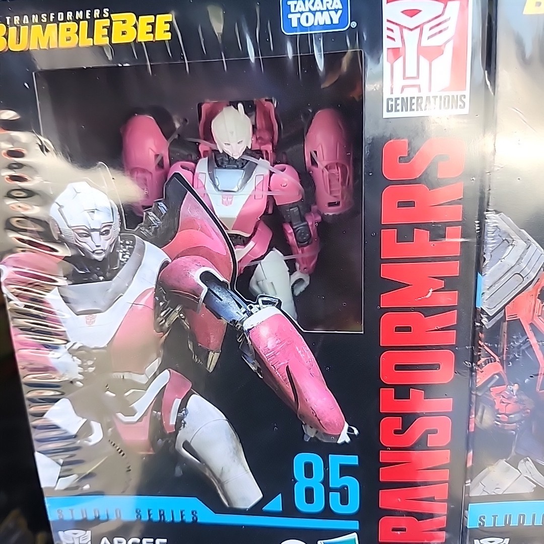 Transformers Studio Series Bumblebee Arcee 85 Ironhide 84 Ratchet 82 Brawn 80