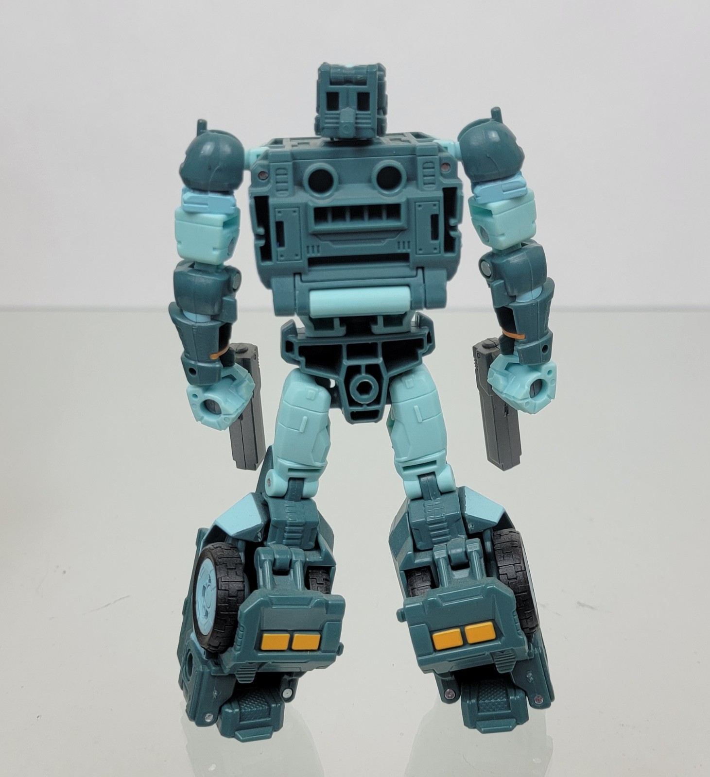 Hasbro SDCC 2017 Exclusive Revolution Box Set + Takara LG 46 Kup