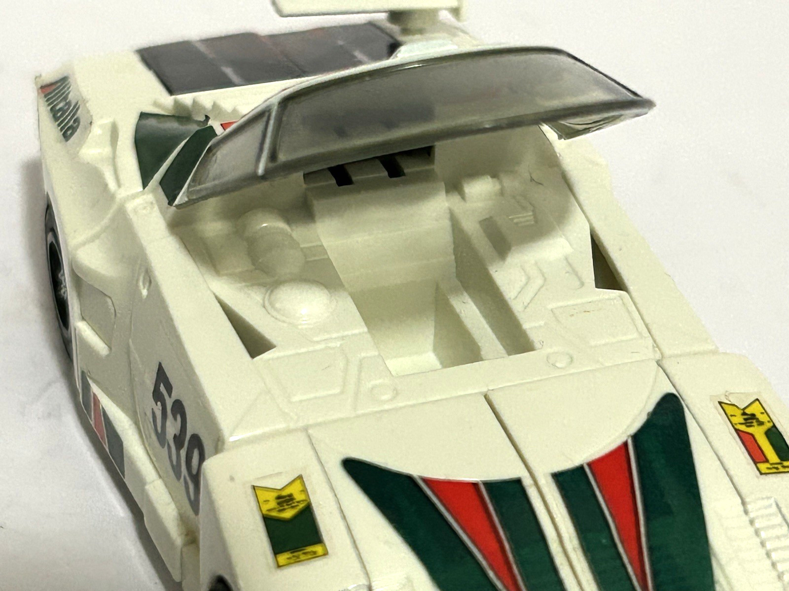 “Transformers” Wheeljack – Autobot Car, G1 (complete, not modern reissue)