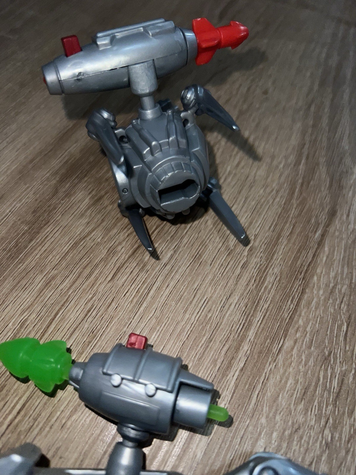 Justice League Weapon Superman Vs. Kryptobot Razor Blade And Torso Parts