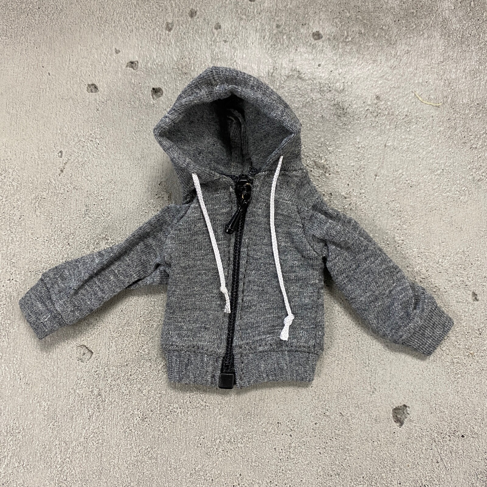 SU-SS-GRY: 1/12 Grey Zipper Hoodie for Marvel Legends Mezco WWE muscular body