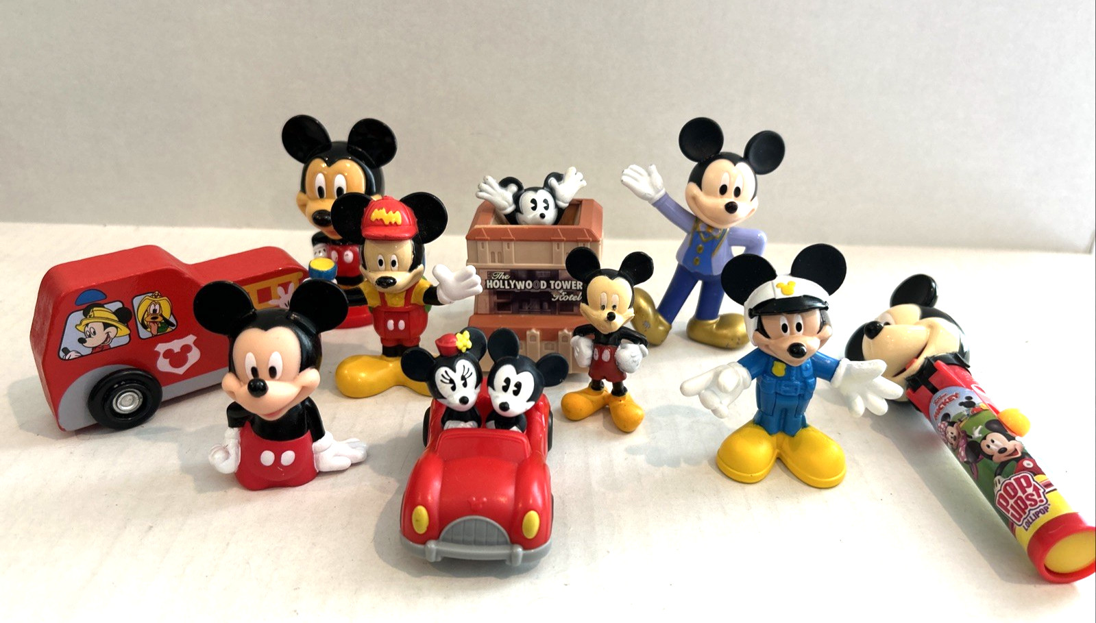 DISNEY MICKEY MINNIE MOUSE GOOFY PLUTO DONALD 20 TOY FIGURES LOT
