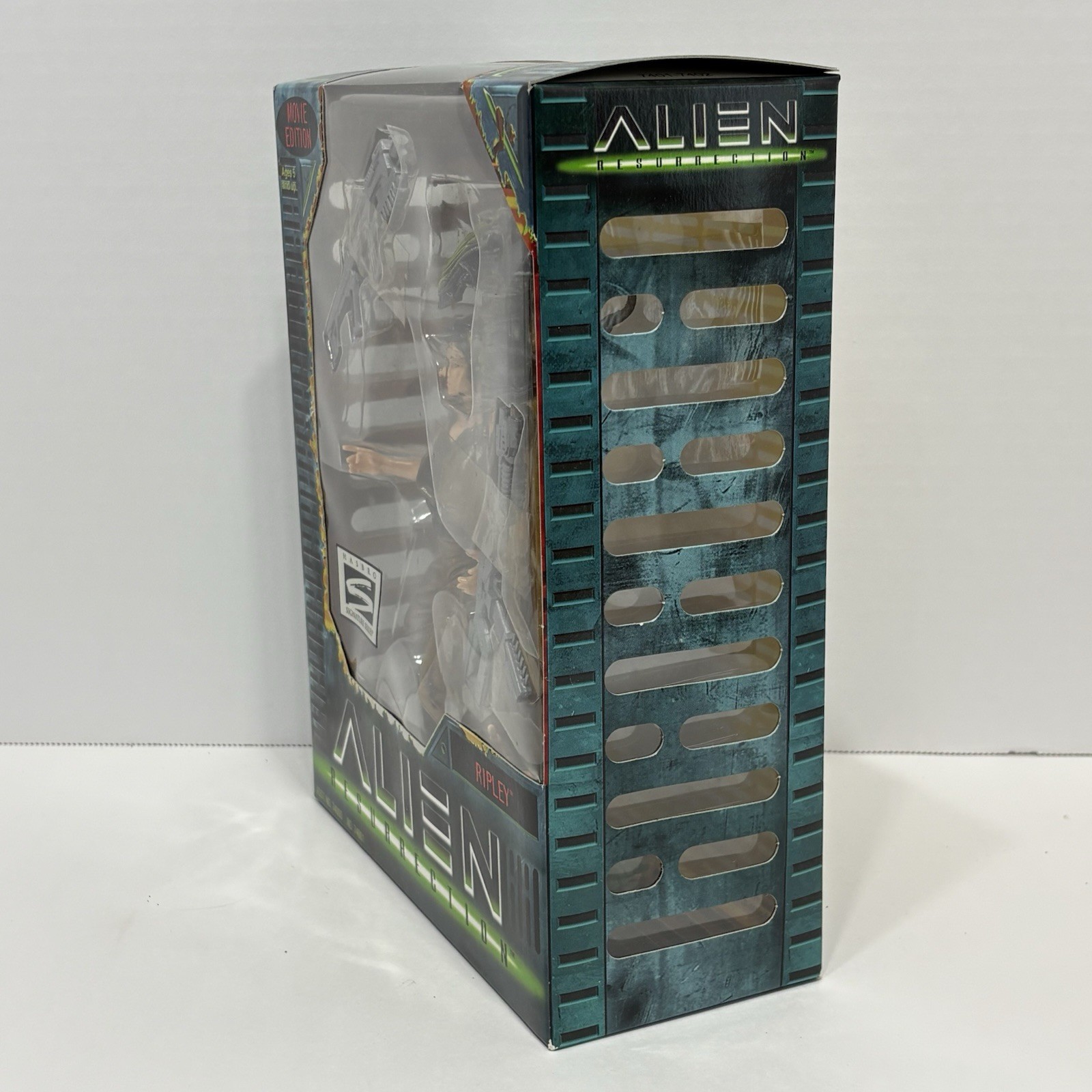 1997 Alien Resurrection Ripley 6” Action Figure – Hasbro Signature Series Kenner