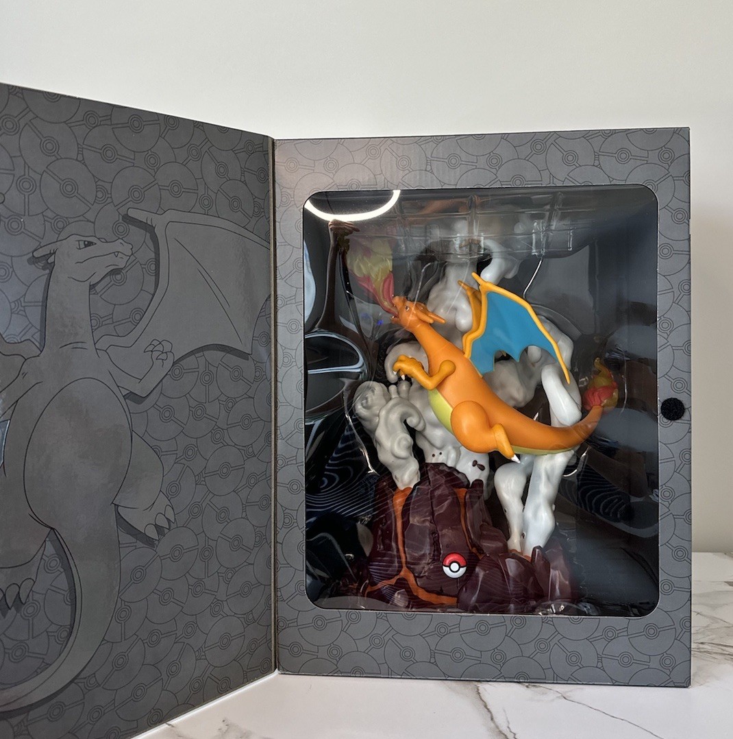 Jazwares Pokémon Select Light FX Charizard 13” Deluxe Figure NEW Sealed