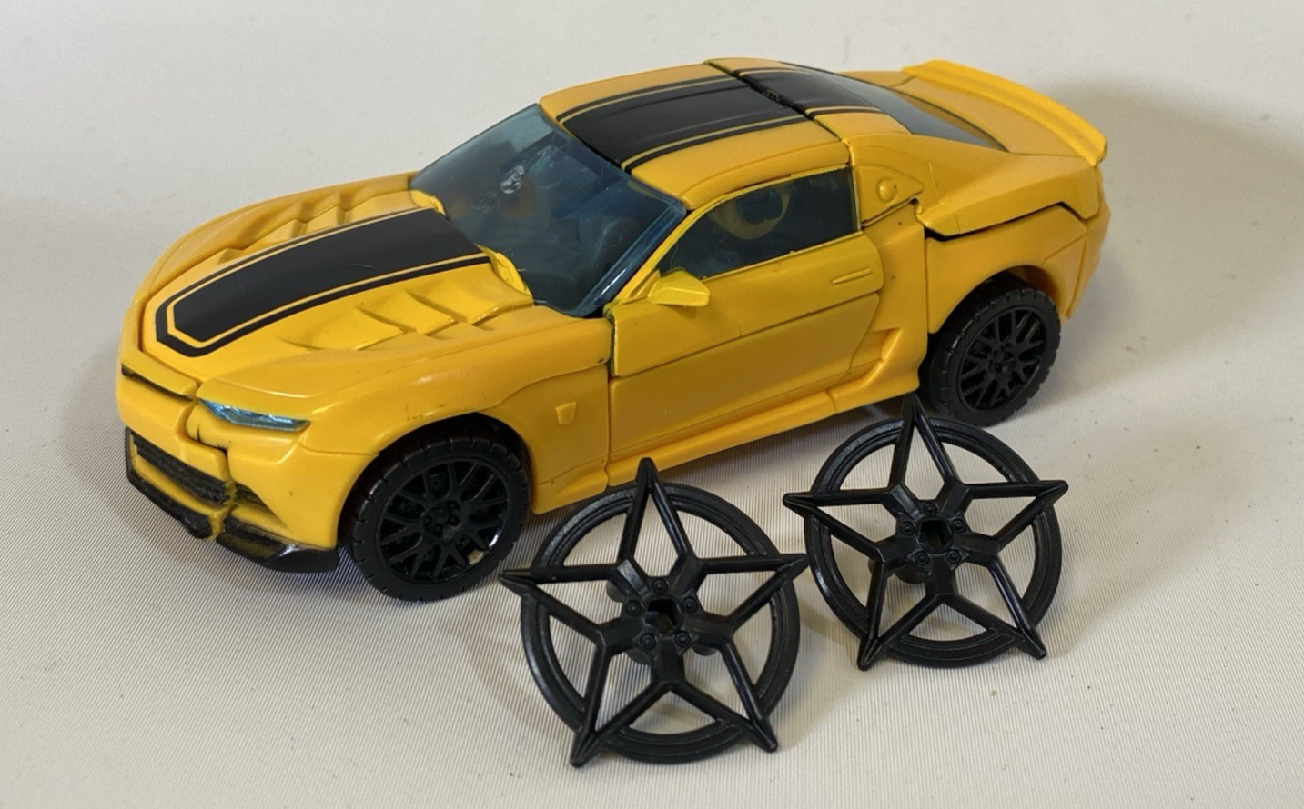 Hasbro Transformers Age of Extinction Deluxe Class Bumblebee Camaro Complete