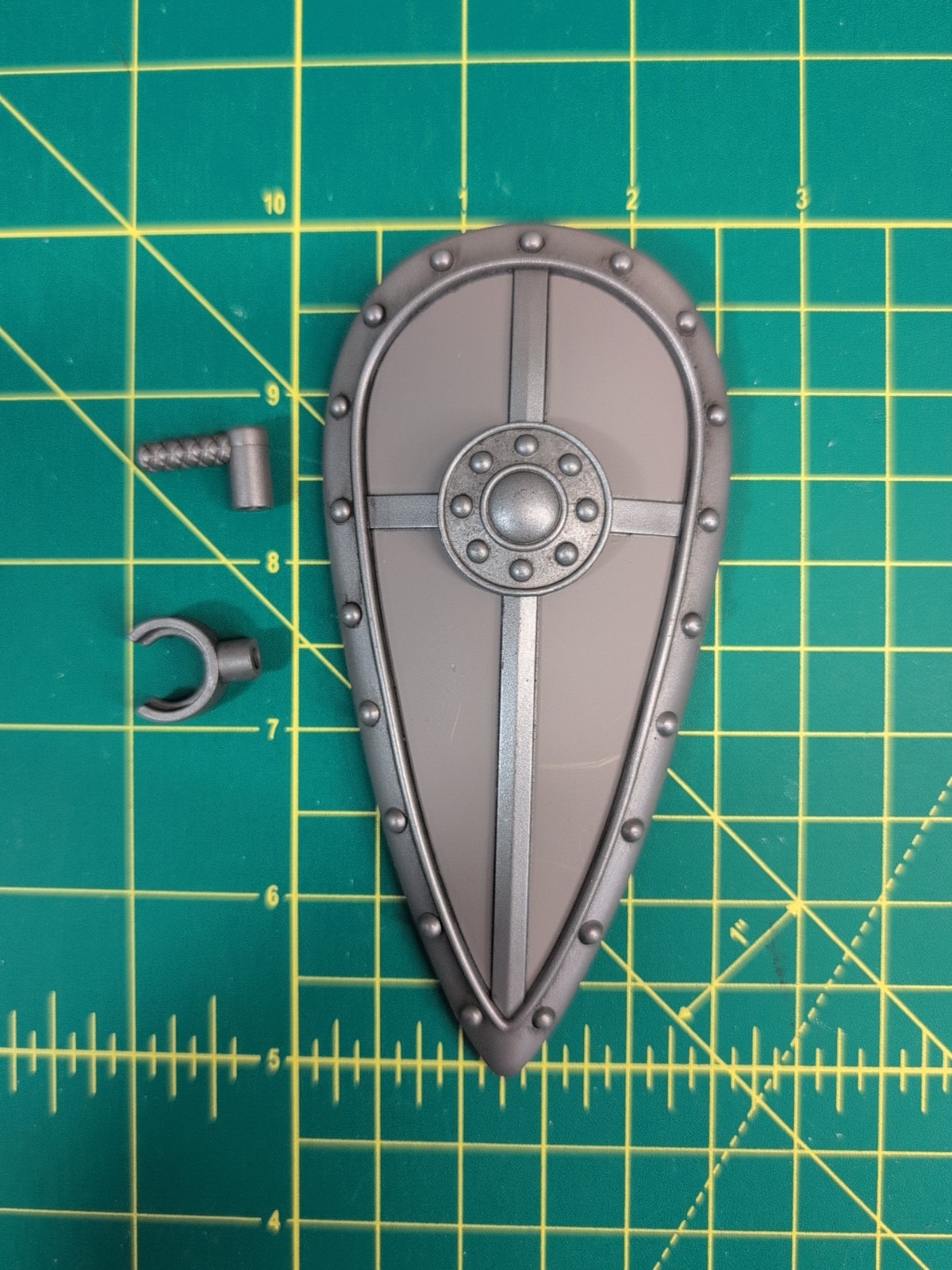 Mythic Legions Four Horsemen Long Body Shield & 2 Mounts « NEW & I SHIP DAILY »