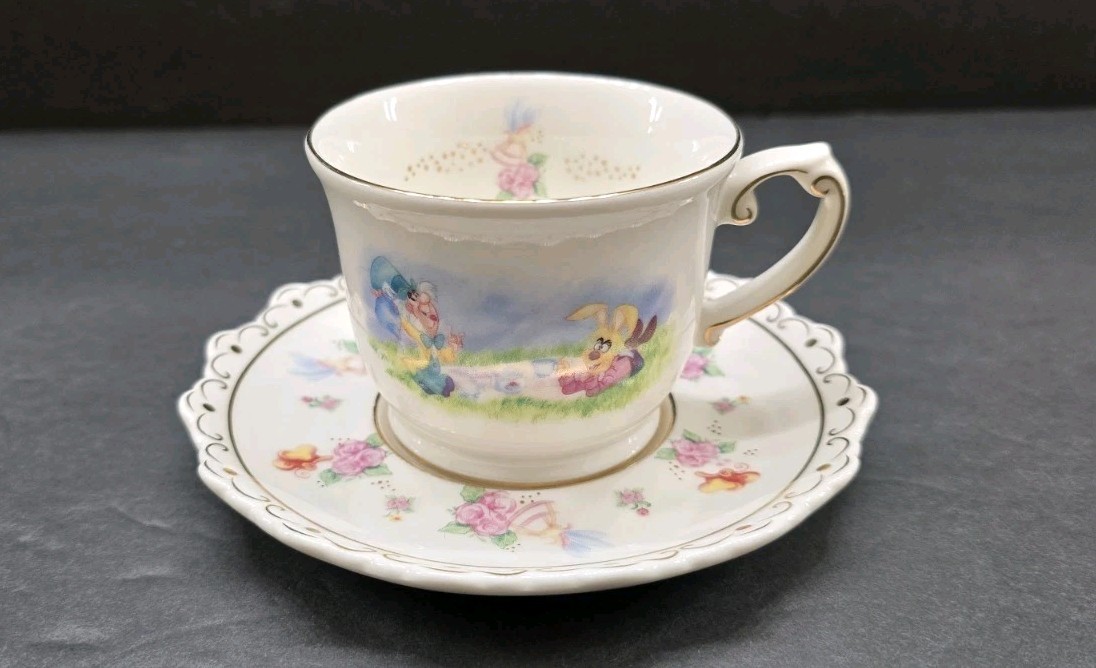 RARE RETIRED Alice In Wonderland Tea Set Disneyland – Walt Disney World –