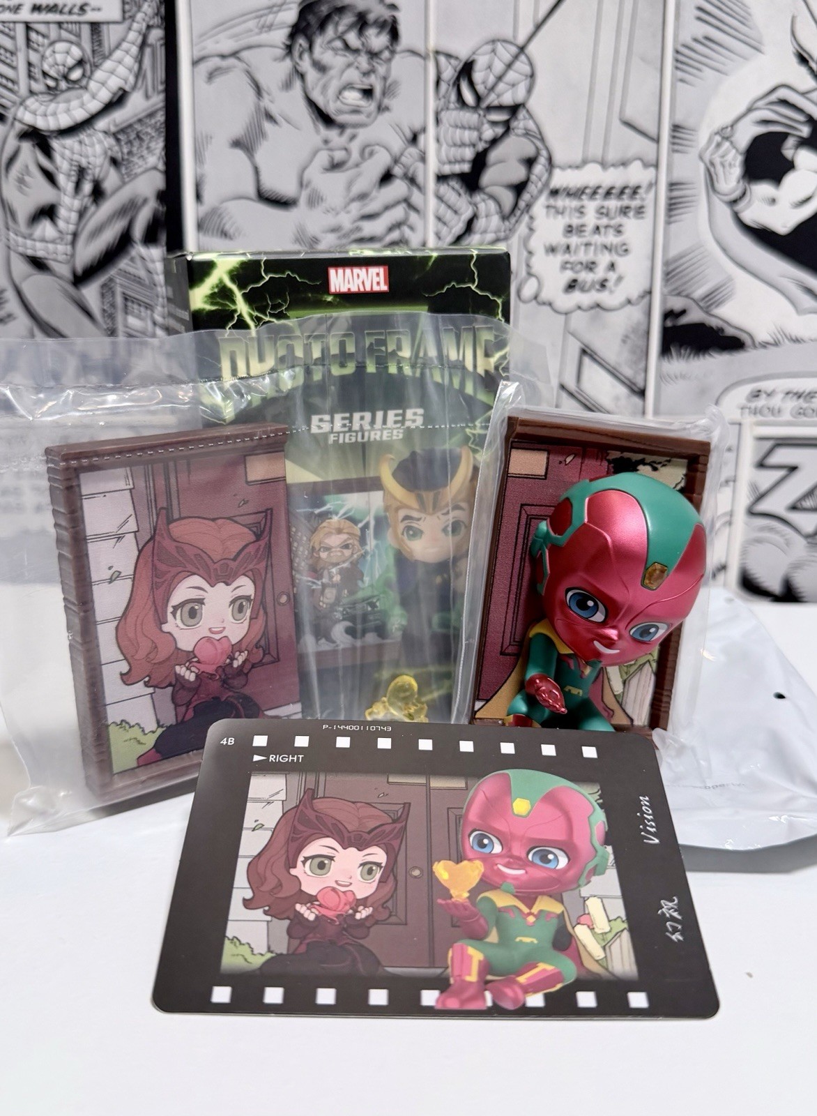 POP MART x MARVEL Photo Frame Series Figures -VISION [OPEN]