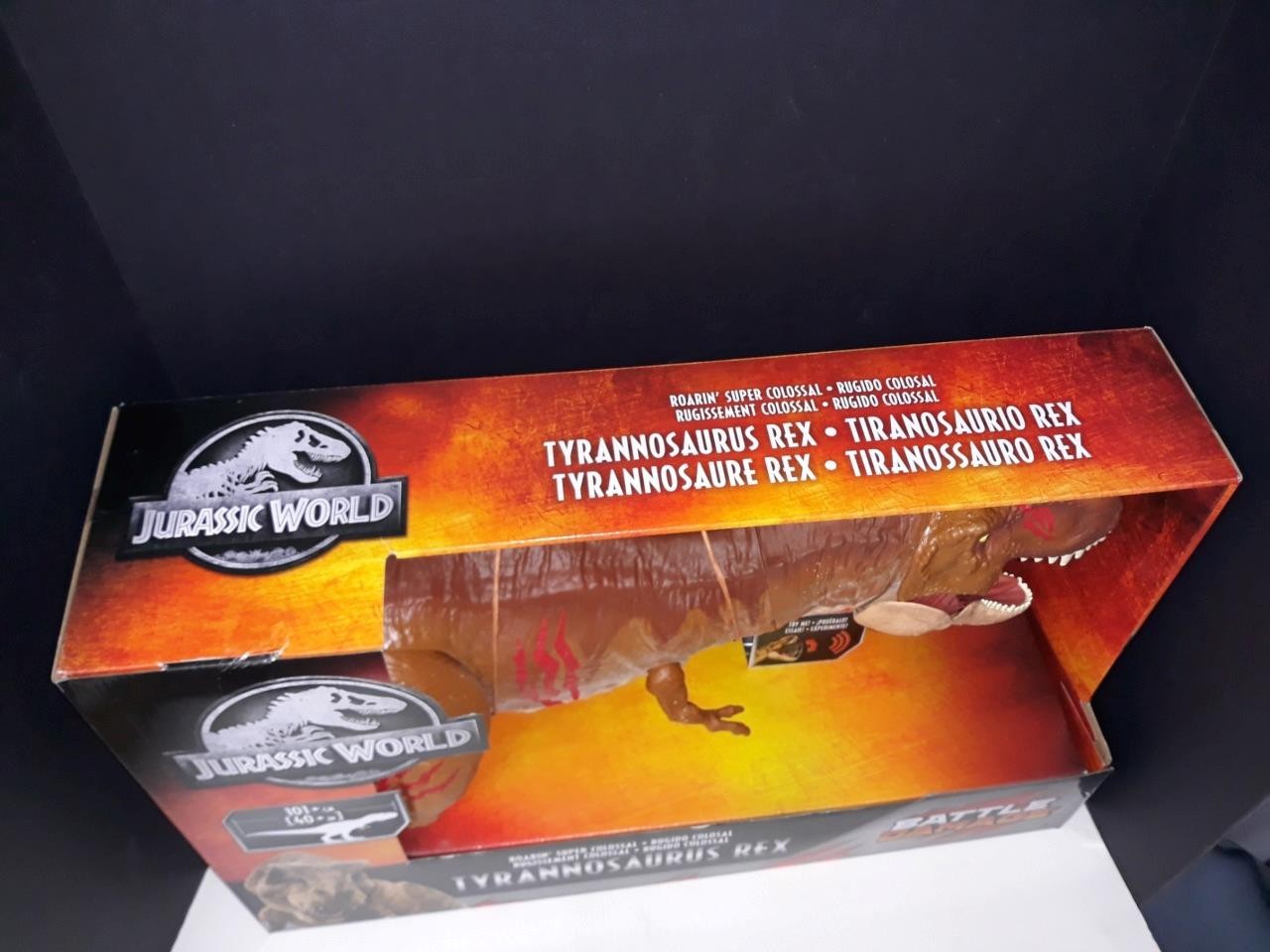 Jurassic World Tyranosaurus Rex Walmart Exclusive 40&Prime; Battle Damage Colossal #1
