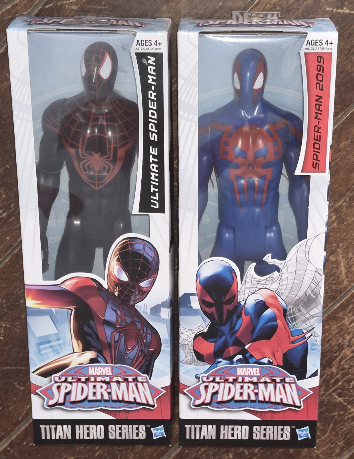 Ultimate Spider-Man Titan Hero Series SPIDER-MAN 2099/ULTIMATE SPIDER-MAN Figure