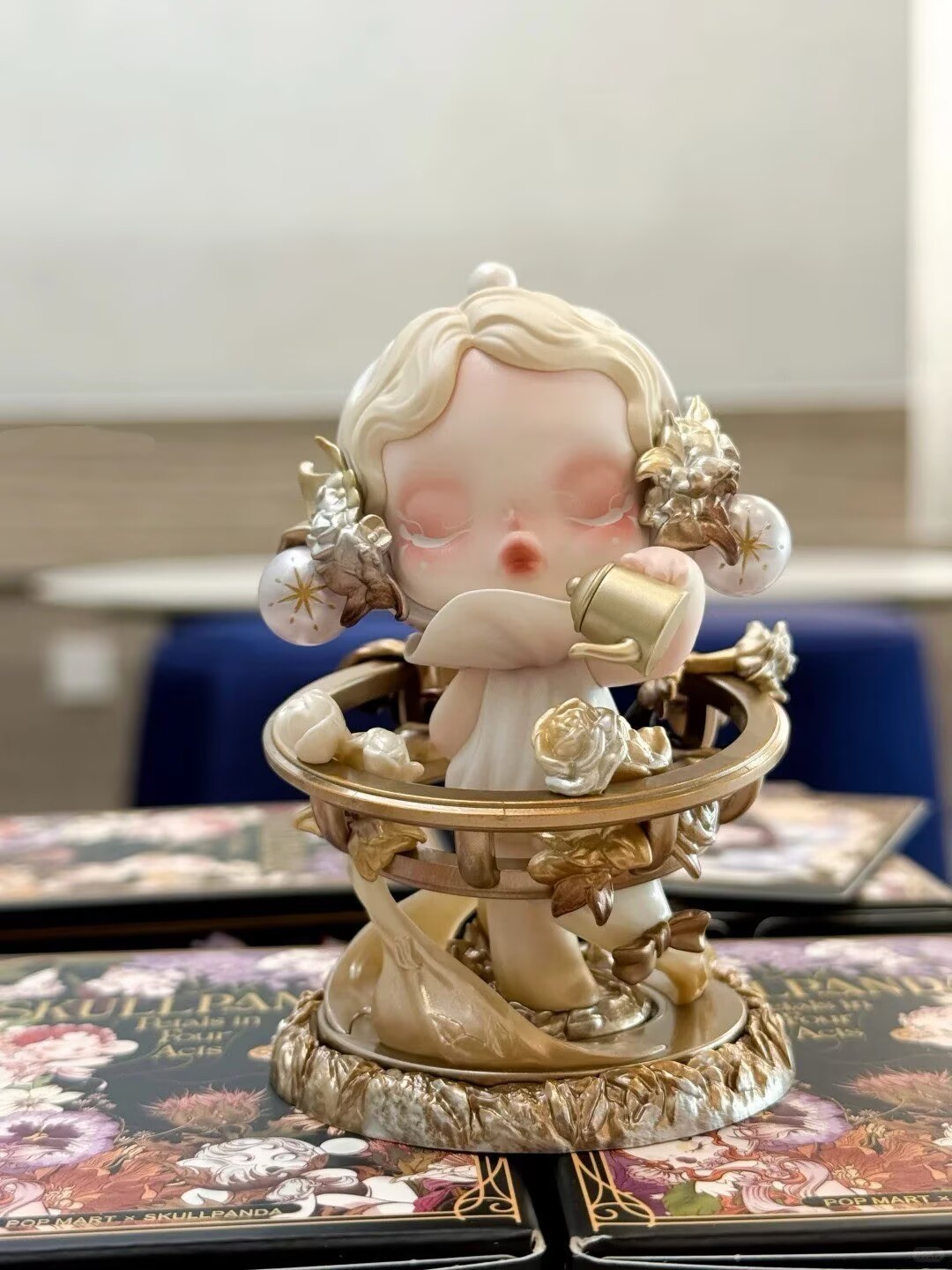 Chronos&rsquo; Gardener- SKULLPANDA Petals in Four Acts Series Figures Toy(hidden)